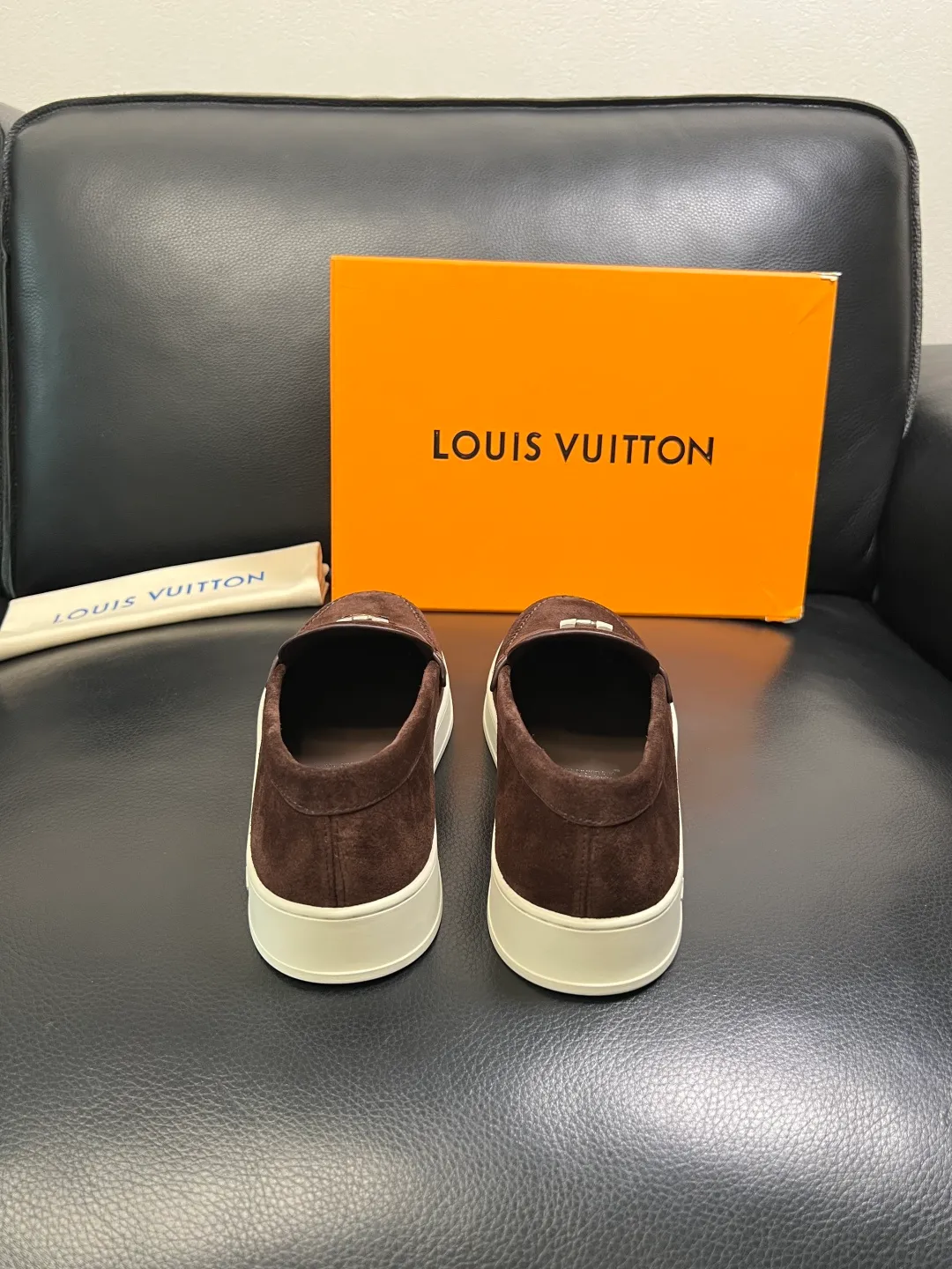 Men's shoes 💰740 Lv high quality top crafts Louis Vuitton, sports sneakers counter synchronization, uppers imported from Italy, high-quality splicing colorful complex crafts, imported mesh pads soft and comfortable, soles: original soles specially provided by the original factory, T men's shoes 💰U exclusive movable molded soles super comfortable, original factory single goods, code number 38-44 (customized 45)